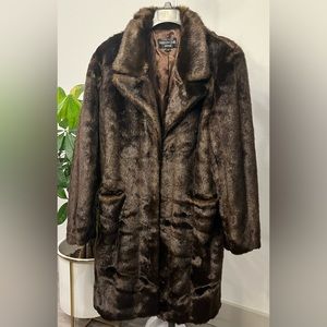 Donna Slayer’s Fabulous Furs Men’s Faux Fur Coat